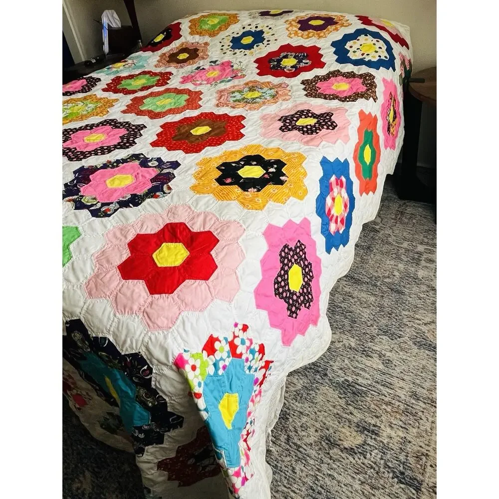 Vintage handmade Quilt Grandmother's Flower Garden 50s 60s 70s fabrics 102 x 88
